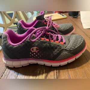 Women’s Champion Size 9 Running Shoes
